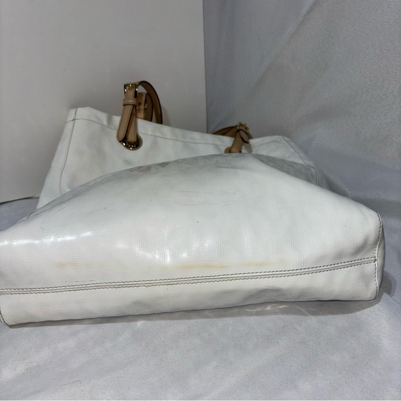 MICHAEL Michael Kors Logo White Patent Leather Large Tote - Picture 5 of 16